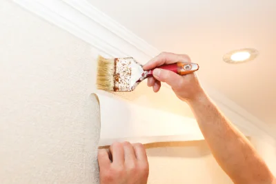 Pose de papier peint à Doue — revêtements muraux et toiles de verre